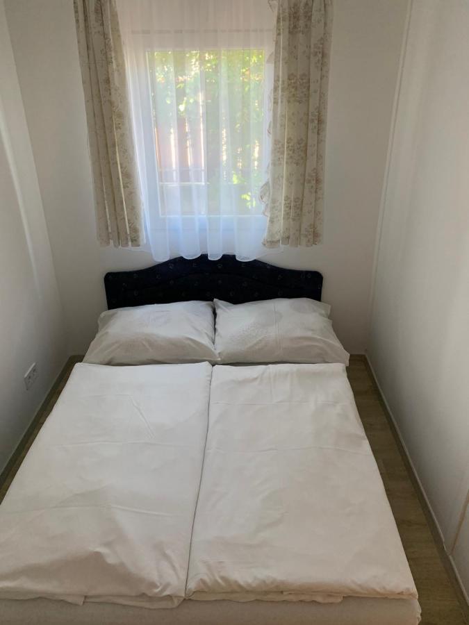 Mineral Apartman Crystal Sostofurdo Exteriör bild